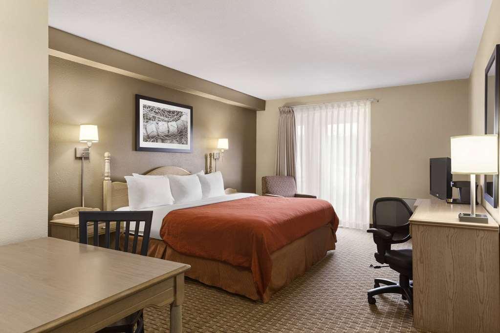 Travelodge Suites By Wyndham Saint John Habitación foto