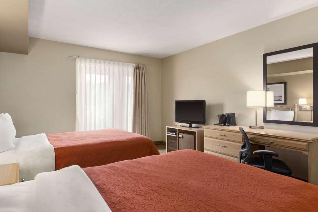 Travelodge Suites By Wyndham Saint John Habitación foto
