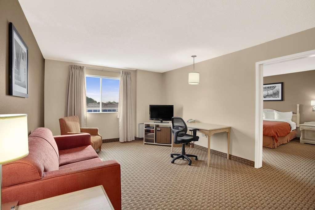 Travelodge Suites By Wyndham Saint John Habitación foto